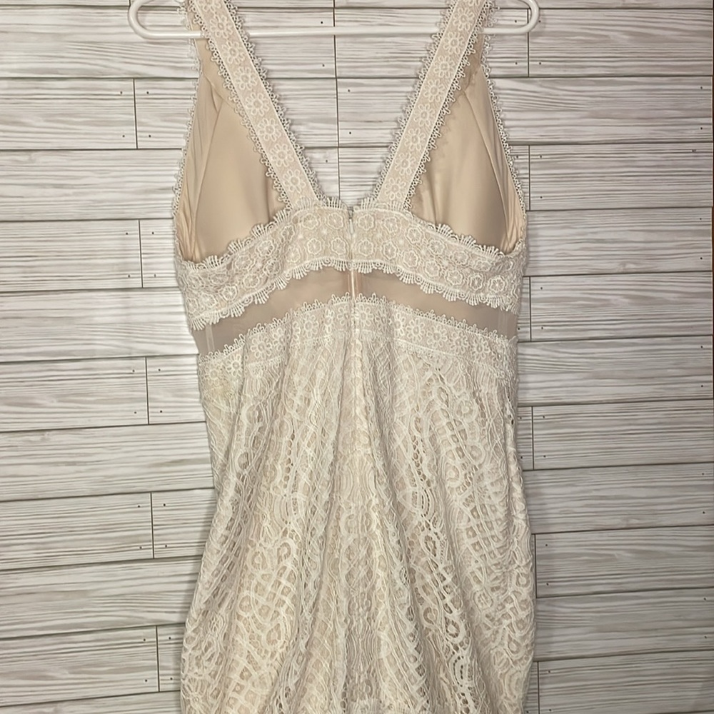 Tadashi Shoji lace bridal dress size 10 - Picture 5 of 7